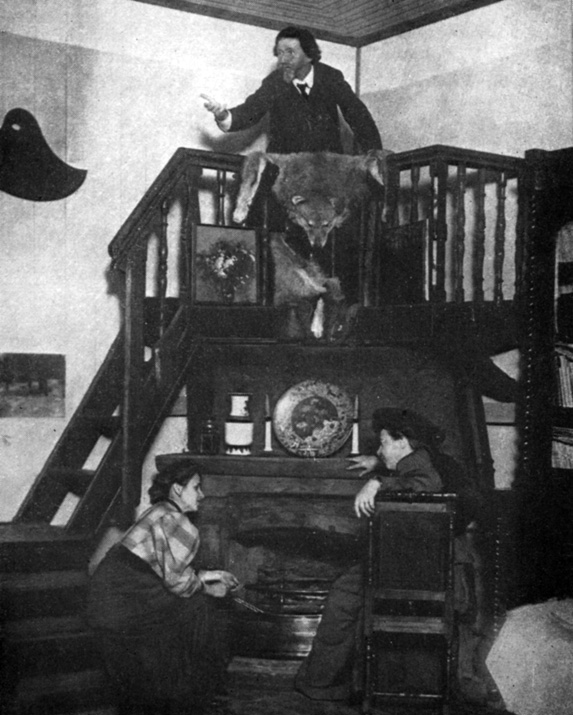 Рис. 28. И. Е. Репин на трибуне в столовой. Фотография 1912 г.